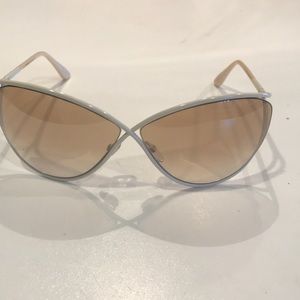 Tom ford sunglasses.   MAKE AN OFFER